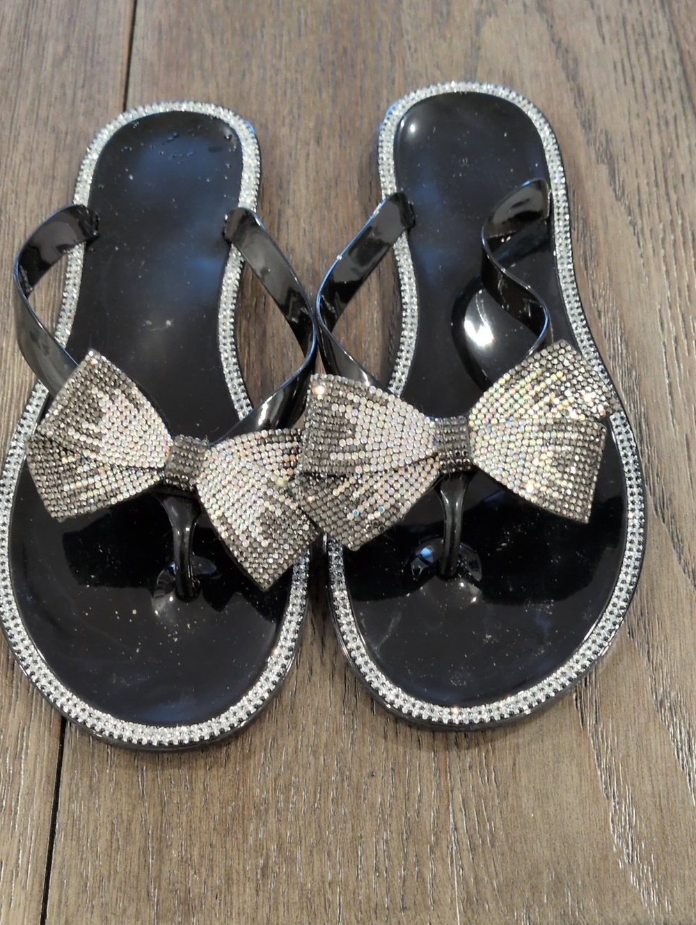 Women’s Black Rhinestone Bow Flip Flop Sandals